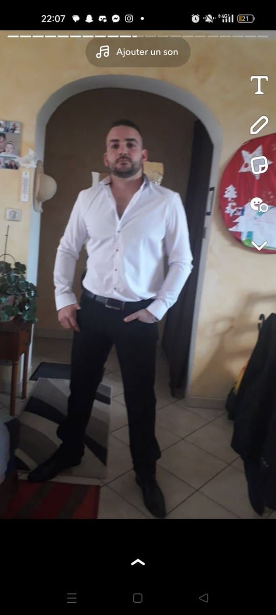 Profil de Larbi